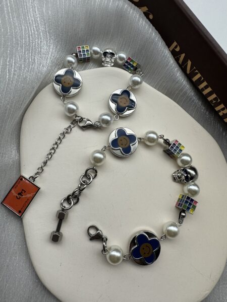 ‼️Special Offer‼️ EVAE bracelet N$150/1