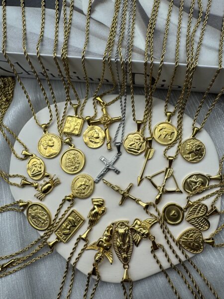 Assorted Pedant Necklace N$250/1