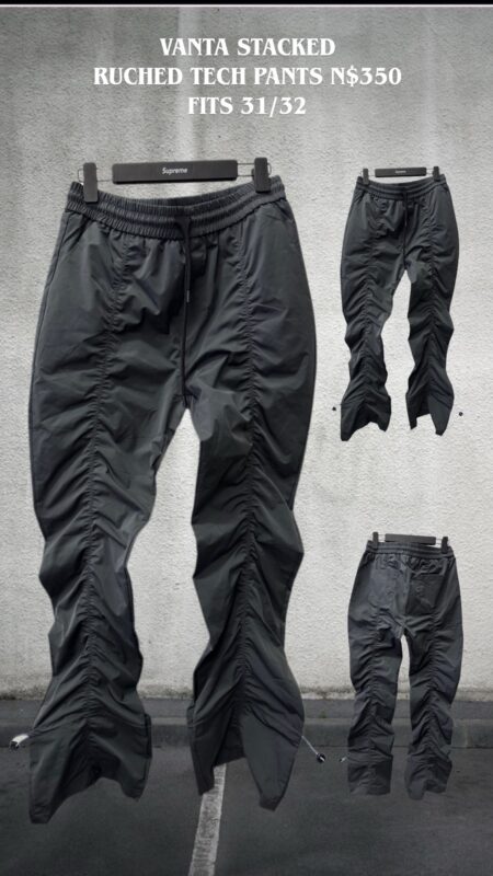 Vanta Stacked Ruched Tech Pants N$350 fits 31/32
